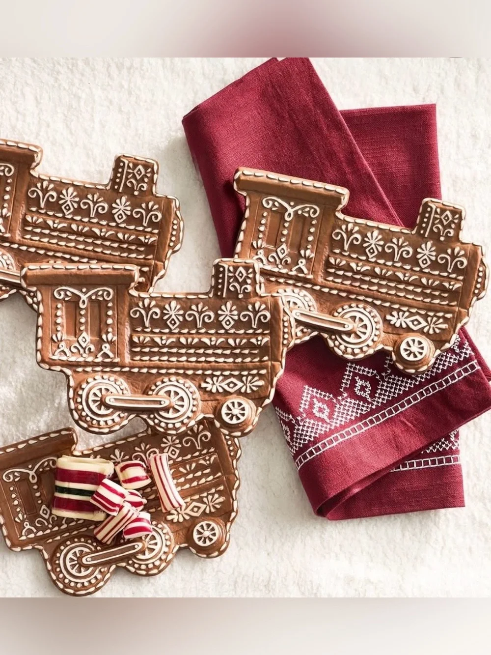 NEW IN BOX POTTERY BARN GINGERBREAD TRAIN PLATES